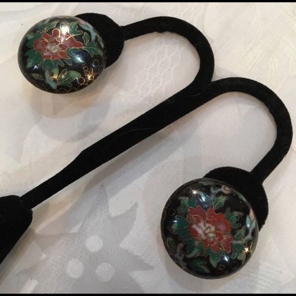 Vintage Cloisonné Clip Earrings - Picture 2 of 4